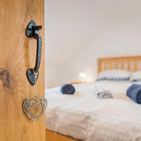 2 Bed In Alston Sz186 *