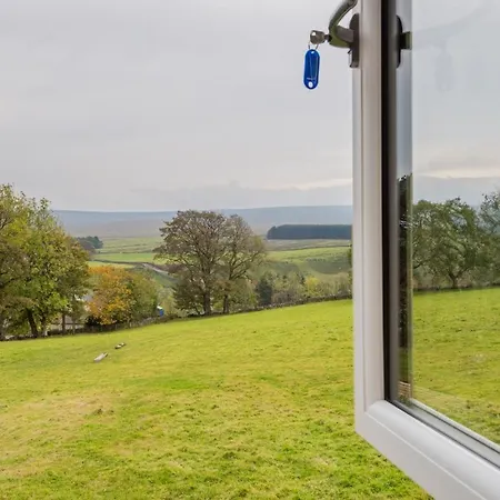 2 Bed In Alston Sz186 Nyaraló